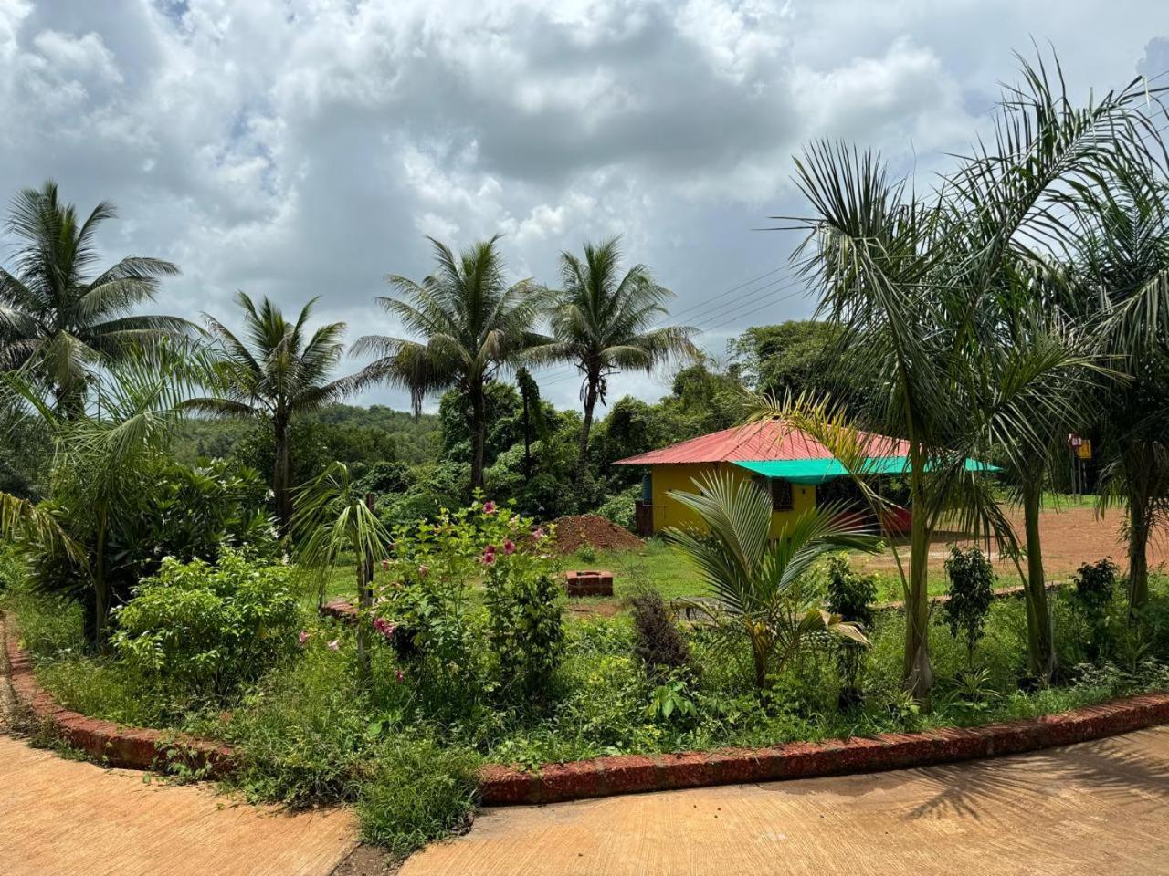 Hotel Shalini Palace Ratnāgiri Exterior foto